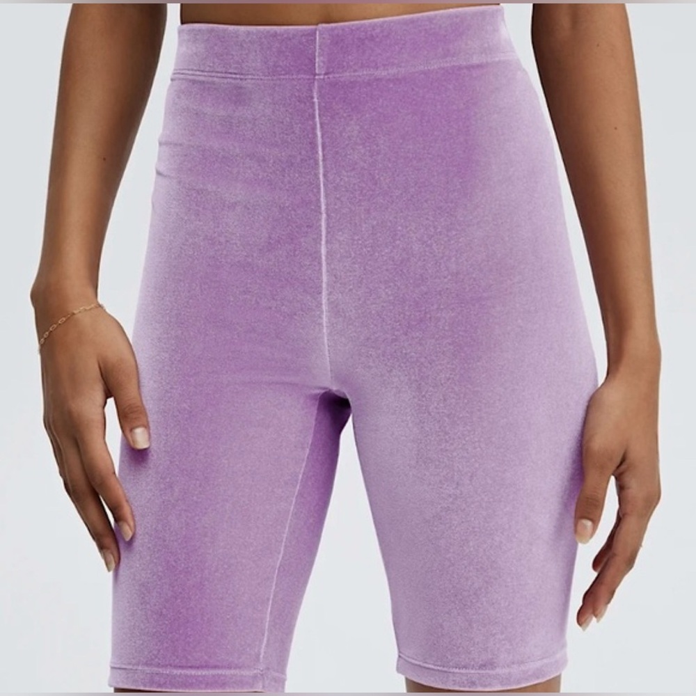 Fabletics High Waisted Velvet Velour Biker Shorts Lilac Size XS